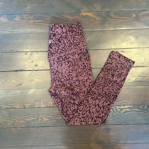 Athleta! Super cute animal print leggings!(XS)(LIKE NEW)leggings w side pockets